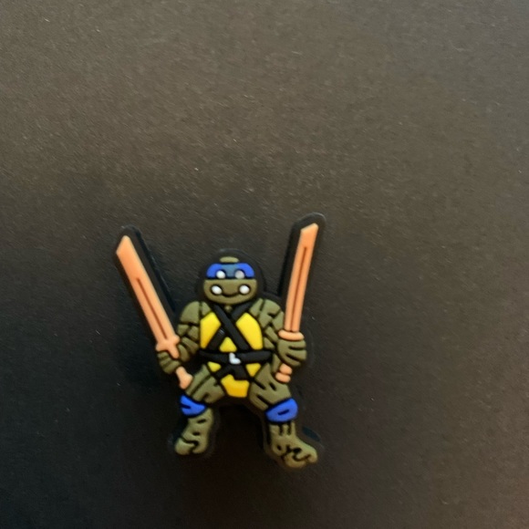 Cowabunga teenage mutant turtles croc charms - Picture 4 of 5